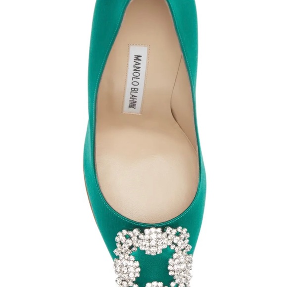 Manolo Blahnik Hangisi Pump - Picture 3 of 7